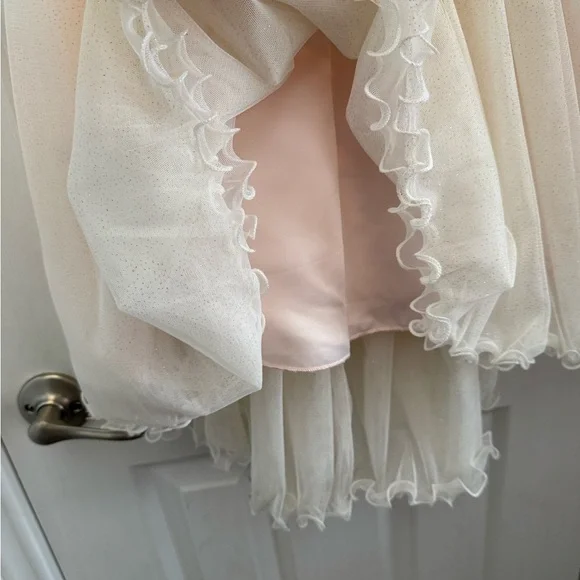 American Princess Satin Label in Soft Blush and Gold Embroidery - Picture 4 of 6